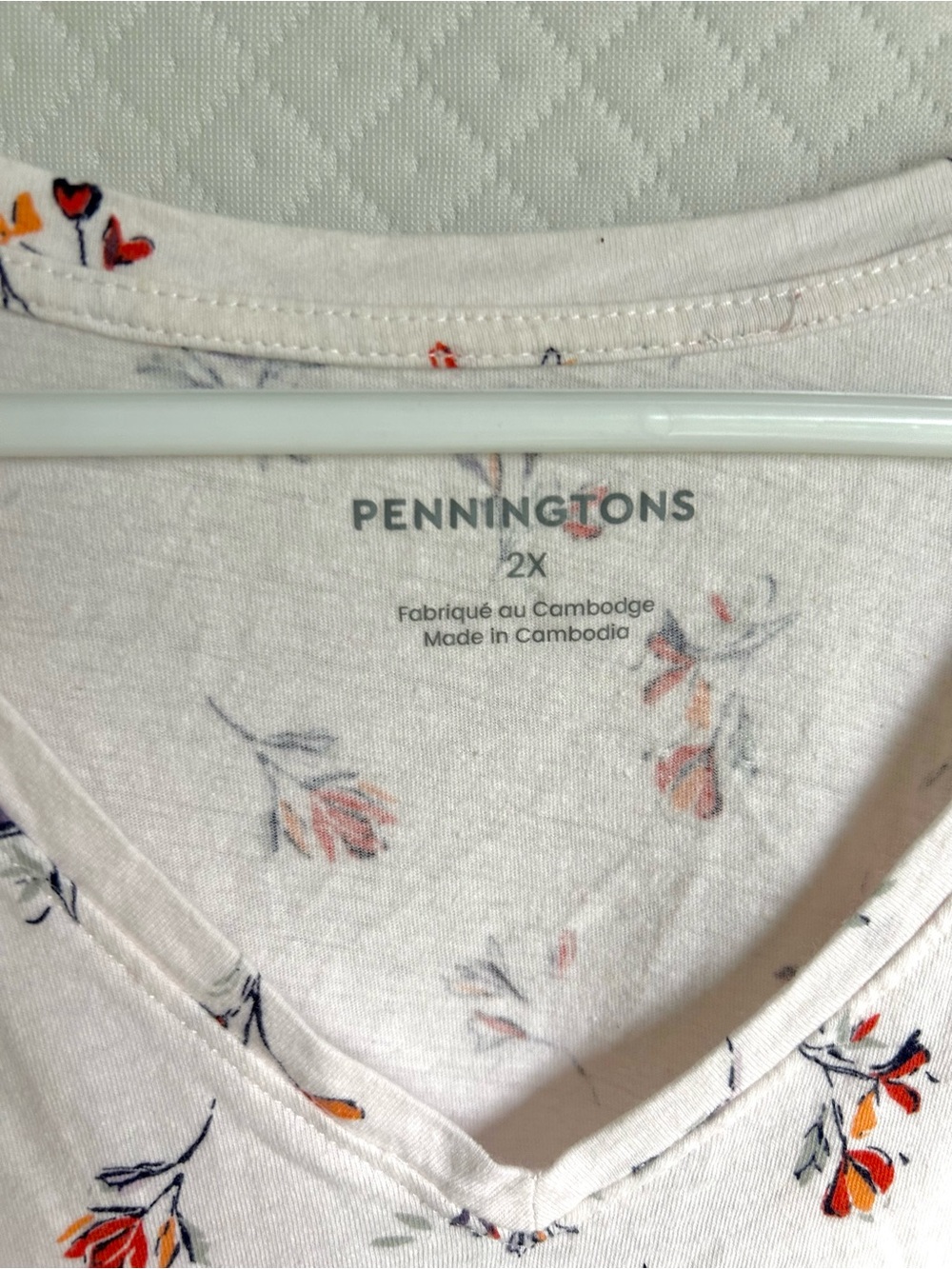 Penningtons Cream V-Neck Short Sleeve Top with Red & Navy Floral Print - Picture 2 of 4